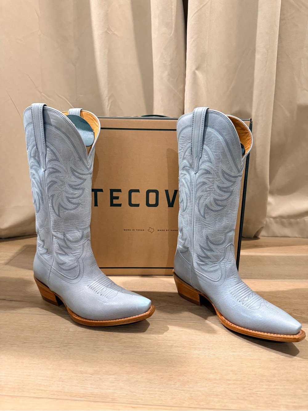 NEW Limited Edition Tecovas “The Annie” – Slate Blue Cowhide Women’s Size 7.5